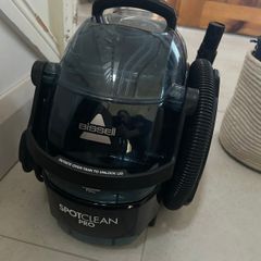 Bissell Pro Carpet Cleaner + Bissell cleaning solution