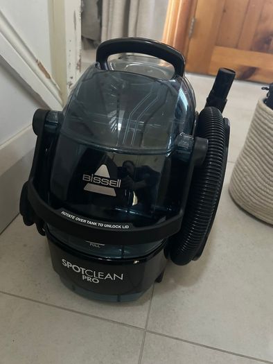 Bissell Pro Carpet Cleaner + Bissell cleaning solution