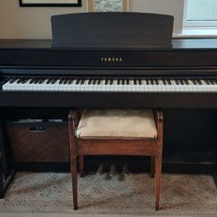 Electric Piano. Model:"Yamaha CLP-545 R"