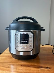 5.7L Instapot + Cookbook