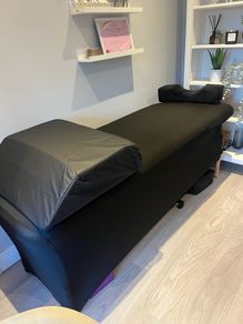 Portable massage/ beauty bed