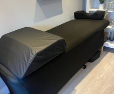 Portable massage/ beauty bed