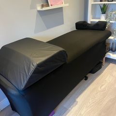 Portable massage/ beauty bed