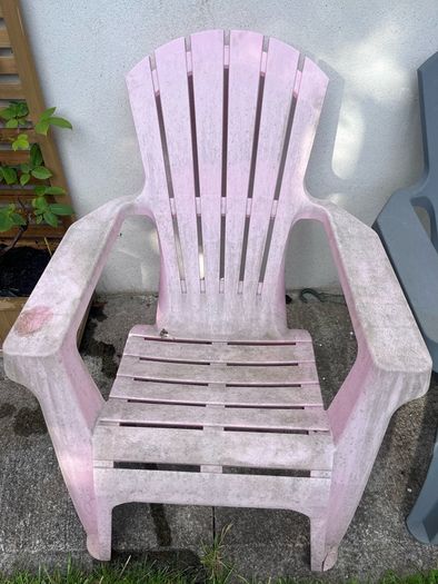 free to go. Plastic pink chair