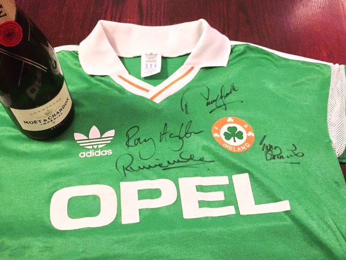 Signed Rep of Ireland 1988 Jersey