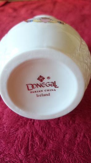 Donegal Parian China Claddagh Ring Clock And Vase Set Made In Ireland