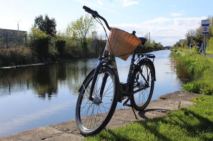 Ladies bike Lapierre 400 City Bike 7 Speed +Wicker Basket & Lock included