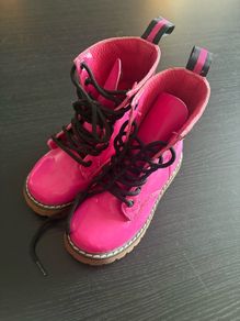 Girls hopts pink patent excellent condition