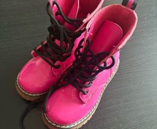 Girls hopts pink patent excellent condition