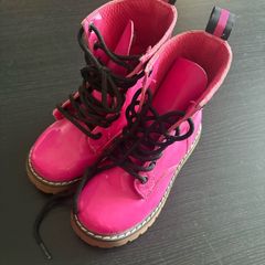 Girls hopts pink patent excellent condition