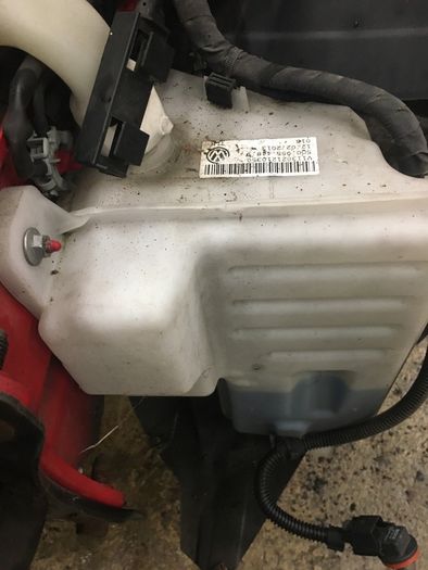 2013-2018 seat leon windsceen washer tank