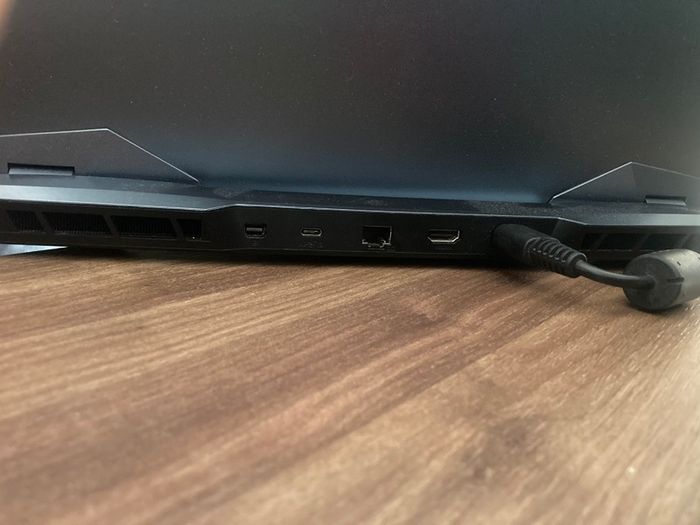 Msi Raider Gaming Laptop / RTX 2070 / i7 5.1Ghz / 2TB HDD / 16GB Ram / 240HZ