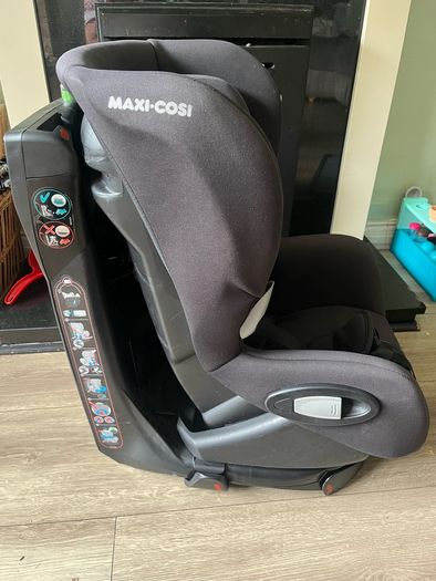 maxi cosi swivel child's car seat