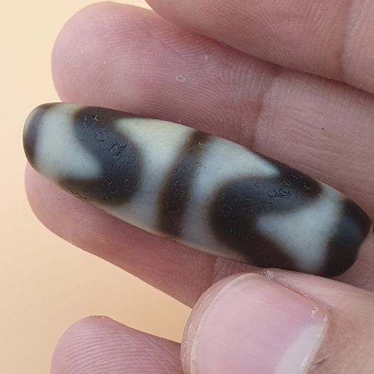 Vintage Himalayan Tibetan Zigzag Pattern Agate Dzi Bead Amulet