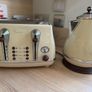 DeLonghi Toaster and Kettle set Image 2