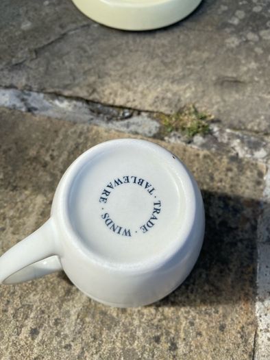 Stand with cups TYPHOON