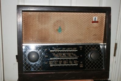 Antique Murphy Radio