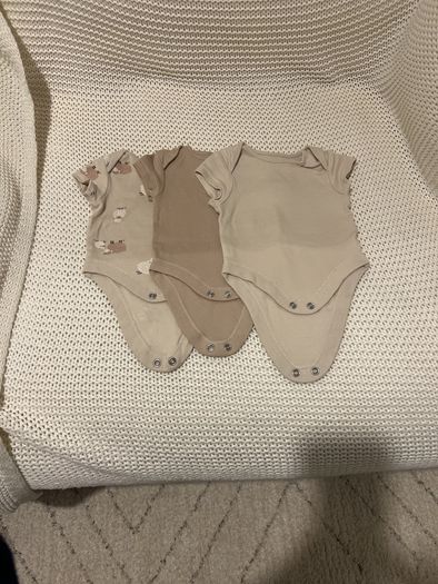 3 newborn body suits