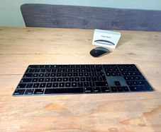 Apple Space Black Desktop Bundle (Magic Keyboard & NEW USB-C Magic Mouse)
