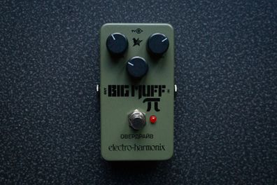 Electro Harmonix Green Russian Big Muff Fuzz - like new