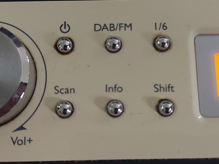 MAXTEK Vintage Style DAB & FM Radio, Model 61250, in excellent condition and working perfect