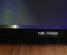 Kenwood DP-3010 Compact Disc Player Single Black Player No Remote Tested
