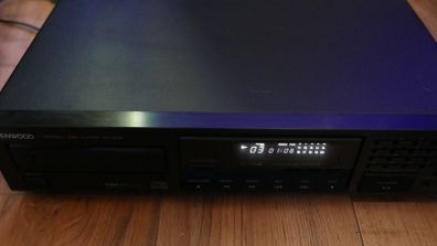 Kenwood DP-3010 Compact Disc Player Single Black Player No Remote Tested