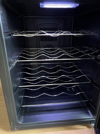 mini fridge / wine fridge/ cooler