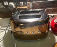 Smeg toaster and kettle