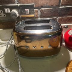 Smeg toaster and kettle