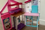 Barbie Malibu House