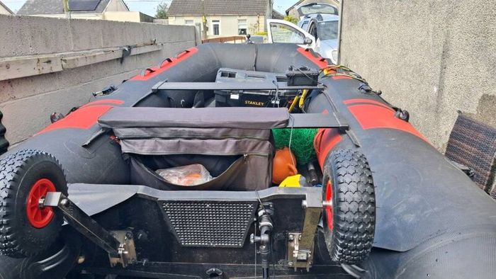 Inflatable boat