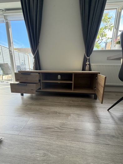 Tv stand