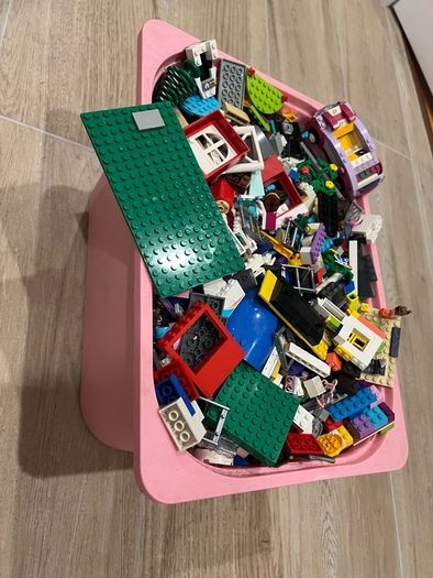 Large 5.8KG Box of LEGO pieces