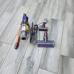 Dyson v10