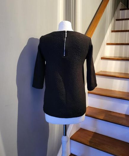 Atmosphere black top, Size 8