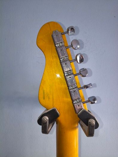 Vintage V6 Stratocaster