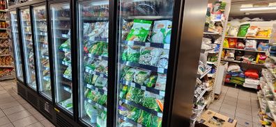 Multideck display freezers