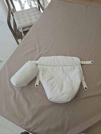 Ergobaby 360 carrier with newborn insert
