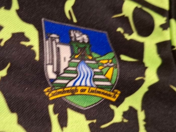Limerick GAA Official O'Neills Hurling Jersey (Youths 7-8 Years) FREE POST