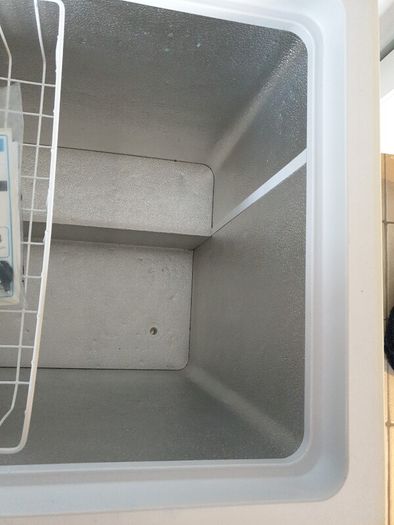 Beko CF625W Chest Freezer, 205 litre