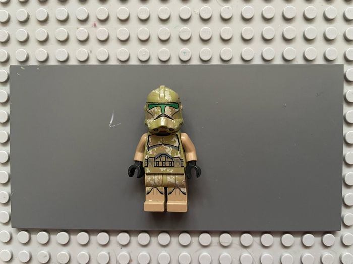 lego star wars sw0519 Clone Trooper, 41st Elite Corps (Phase 2) minifigure- Kashyyyk Camouflage, Scowl