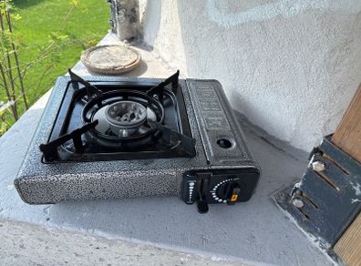 Single-burner camping gas stove