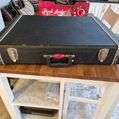 On stage six guitar  stand