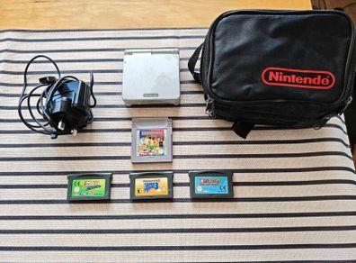 Nintendo Gameboy Advance SP With 4 games - Charger and Carry Case