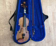 Stentor 1/4 violin