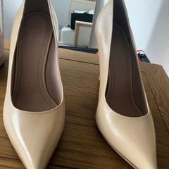 High heels. Nude. CELINE. Perfect conditions. UK 7.