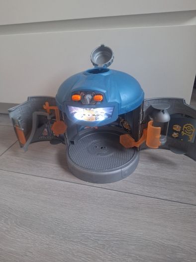 Kids toys minion