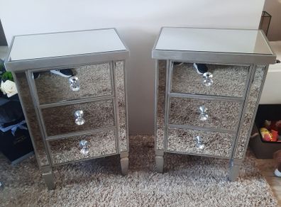 2 beside lockers