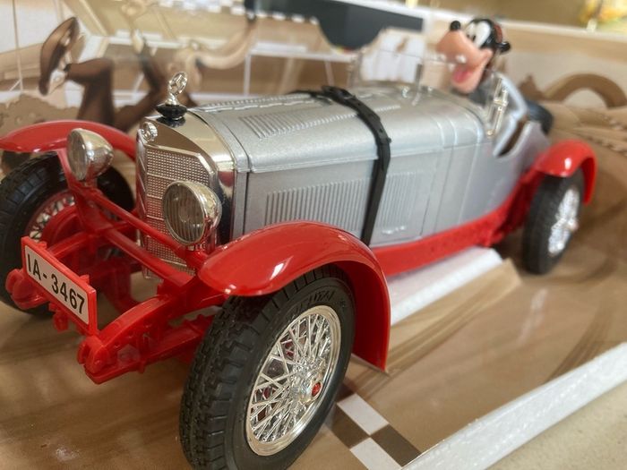 Goofy Disney Mercedes 1/18 Burago
